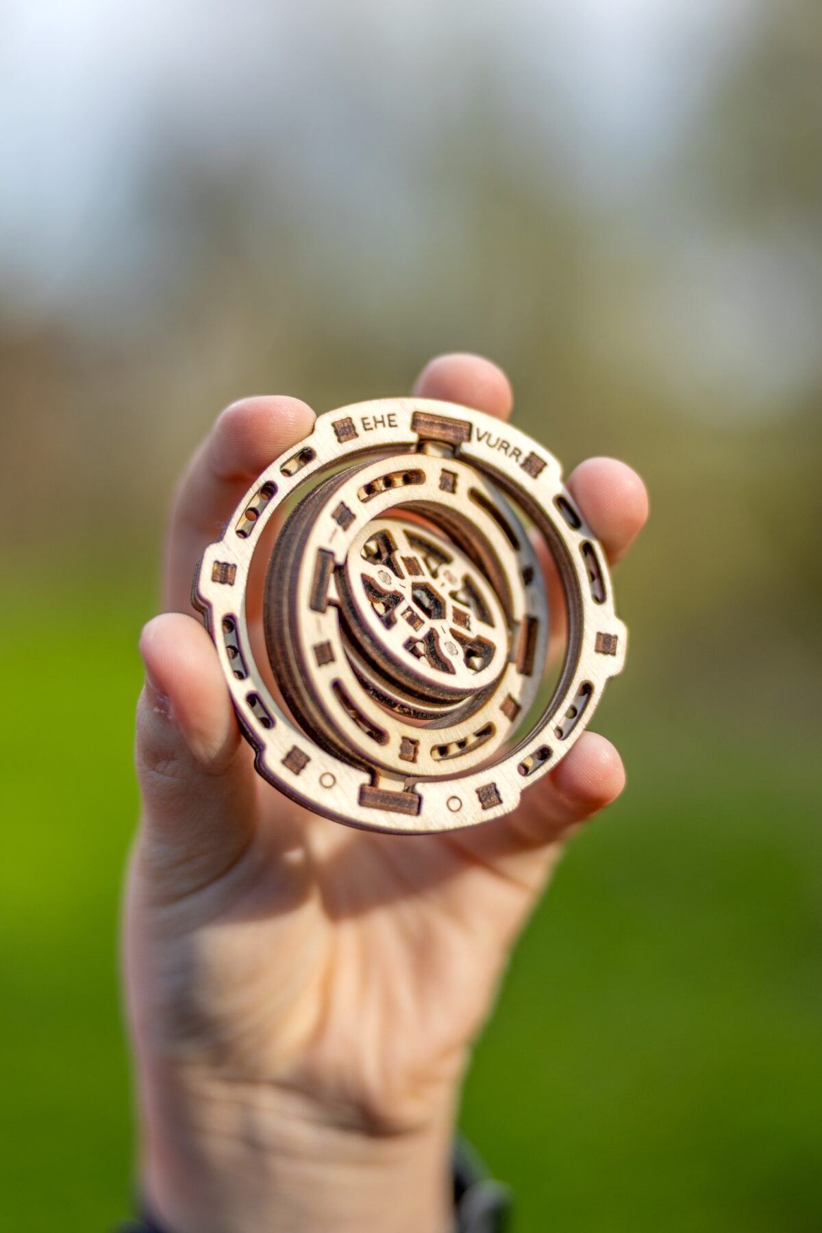 Puidust Vurr, fidget spinner, käes, peos - käsitöö, ATH ADHD ärevuse ja stressi leevendamiseks