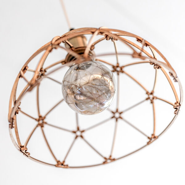 Puidust laelamp, minimalistlik, kaared, pool kera, liimita kinnitused