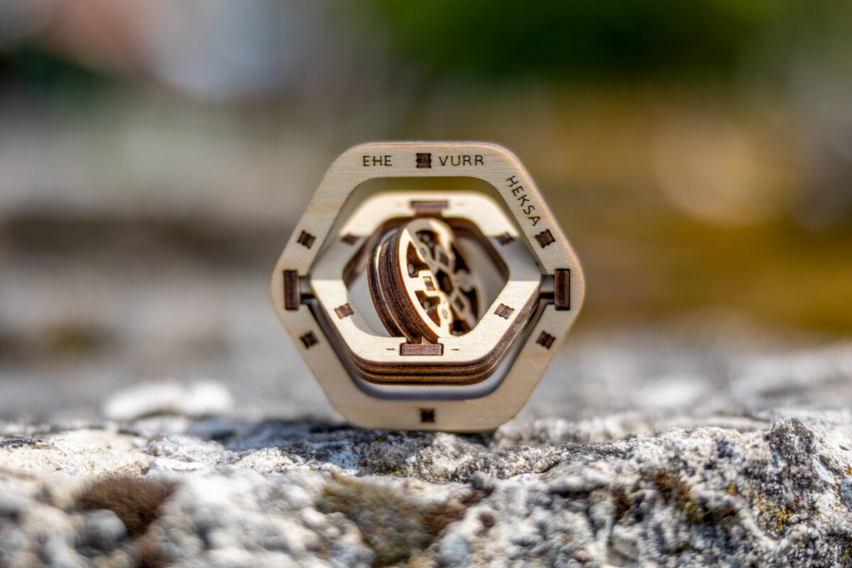 Puidust Vurr Heksa, fidget spinner, betooni peal - käsitöö, ATH ADHD ärevuse ja stressi leevendamiseks