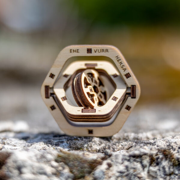 Näpuvidin Vurr Heksa Puidust Vurr Heksa, fidget spinner, betooni peal - käsitöö, ATH ADHD ärevuse ja stressi leevendamiseks