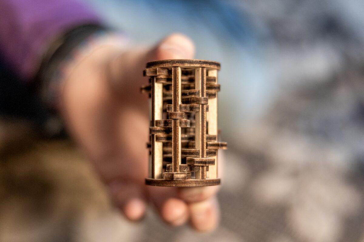 Puidust Ähmitorn, fidget spinner, sambla peal, metsas - käsitöö, ATH ADHD ärevuse ja stressi leevendamiseks