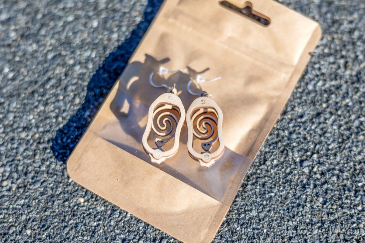 Kõrvarõngad, lõgismadu, puidust, madu, ehted